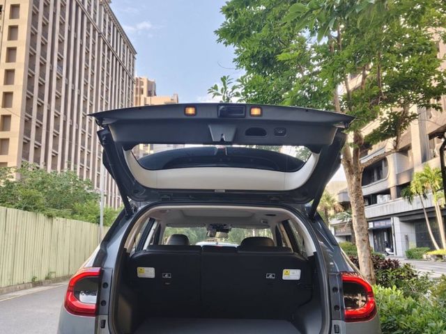 Hyundai  Mufasa ???? 2025 現代 Mufasa GLC 灰色 只跑 3300 公里｜幾乎新車等  第10張相片