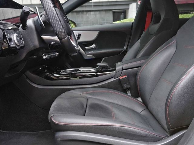 Mercedes-Benz/賓士   GLA-CLASS  GLA45 AMG  第14張相片