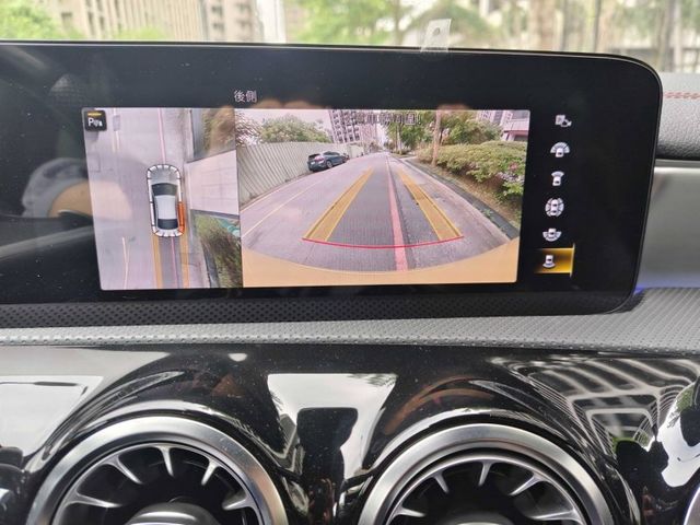 Mercedes-Benz/賓士   GLA-CLASS  GLA45 AMG  第22張相片