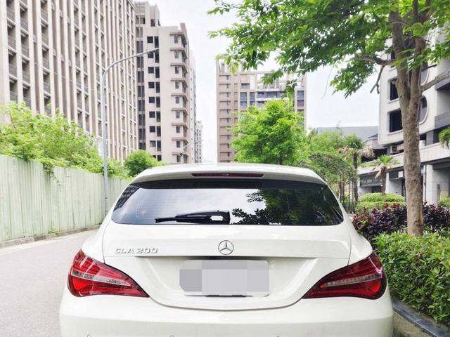 Mercedes-Benz/賓士   GLA-CLASS  GLA200 ???? 2020 BENZ GLA200 H247 總代理 想入主賓士休旅，這台真的值得  第6張相片