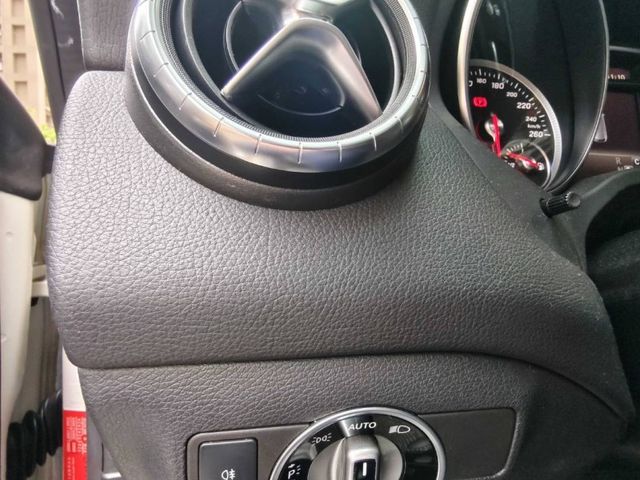 Mercedes-Benz/賓士   GLA-CLASS  GLA200 ???? 2020 BENZ GLA200 H247 總代理 想入主賓士休旅，這台真的值得  第12張相片
