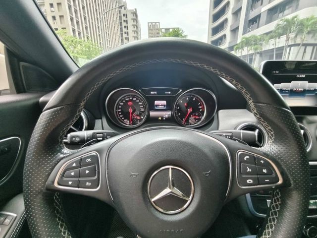 Mercedes-Benz/賓士   GLA-CLASS  GLA200 ???? 2020 BENZ GLA200 H247 總代理 想入主賓士休旅，這台真的值得  第13張相片