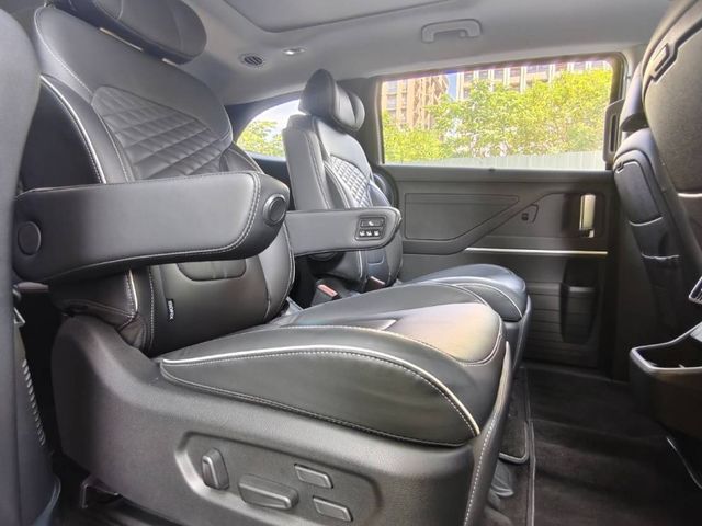 Hyundai  Custin ???? 豪華7人座旗艦休旅｜家庭出遊、商務接送首選 ???? ???? 2024 Hyundai Custin GLT-B V  第8張相片