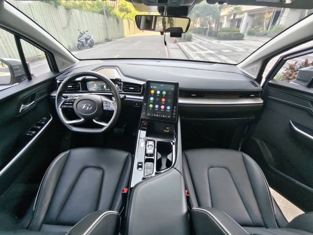 Hyundai  Custin ???? 豪華7人座旗艦休旅｜家庭出遊、商務接送首選 ???? ???? 2024 Hyundai Custin GLT-B V  第11張相片