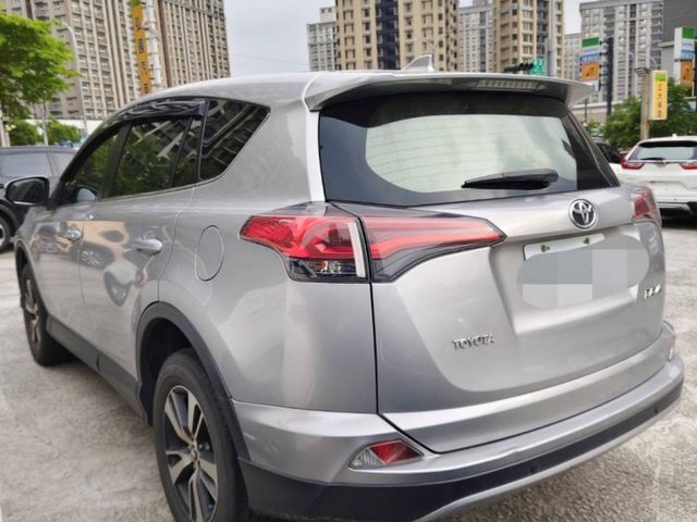 Toyota  RAV4 ???? 耐開又保值！熱門休旅首選！ ✨ 2017 Toyota RAV4 2.0   第2張相片