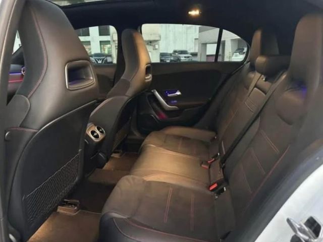 Mercedes-Benz/賓士   A-CLASS  A250  第8張相片