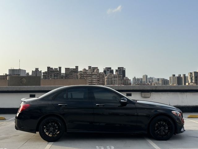 Mercedes-Benz/賓士   C-CLASS  C300  第3張相片