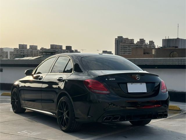 Mercedes-Benz/賓士   C-CLASS  C300  第4張相片