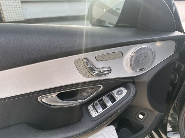 Mercedes-Benz/賓士   C-CLASS  C300  第7張相片