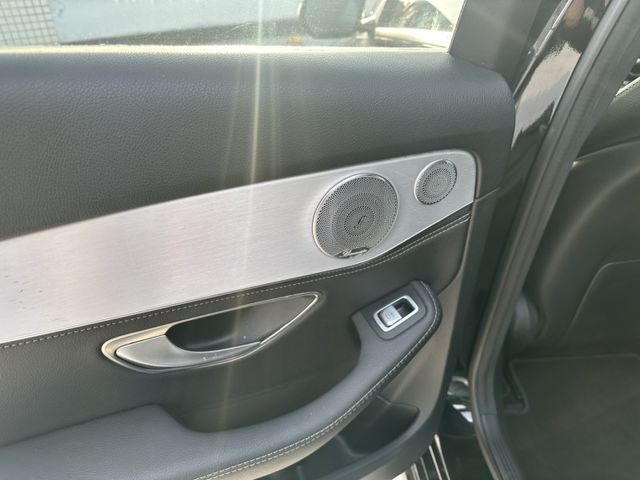 Mercedes-Benz/賓士   C-CLASS  C300  第8張相片