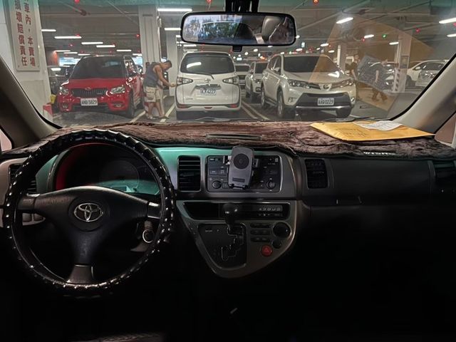 Toyota  Wish  第6張相片