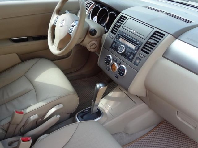 Nissan  Tiida  第5張相片