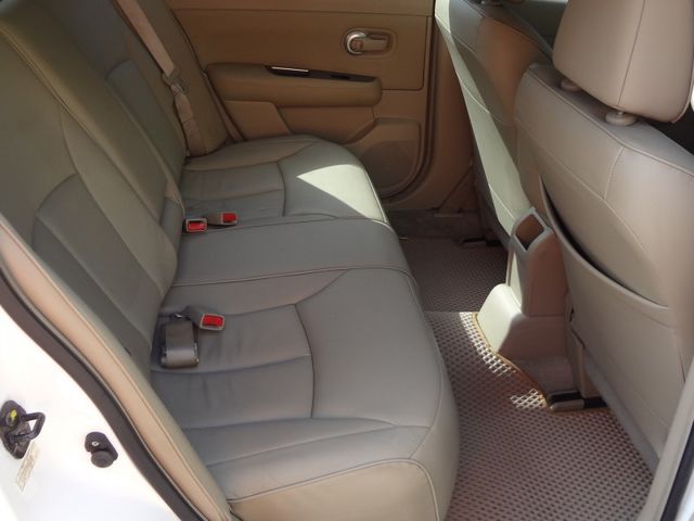 Nissan  Tiida  第7張相片