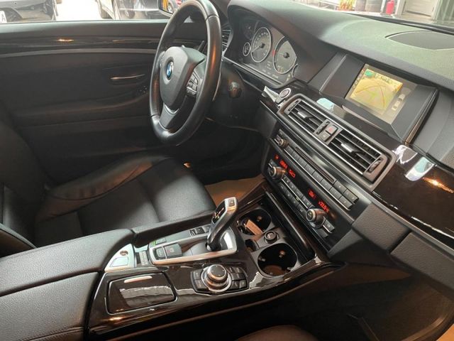 BMW/ 寶馬  5 SERIES  520d  第10張相片