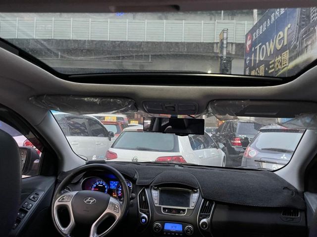 Hyundai  IX 35  第9張相片