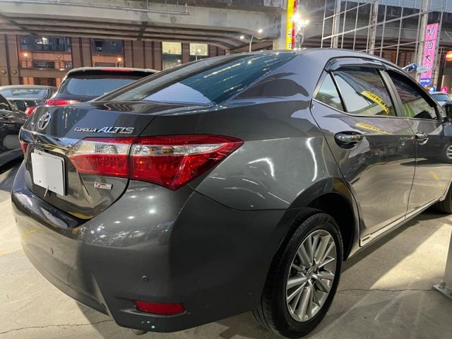 Toyota  Altis Altis s版很  第13張相片