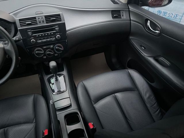 Nissan  Tiida 2016年Big Tiida魔術大空間很  第11張相片
