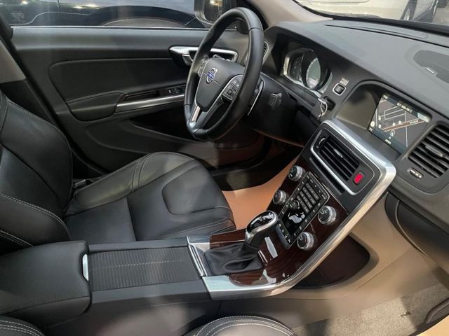 Volvo  S60 歐洲坦克最安全房車S60有跟車，盲點  第11張相片