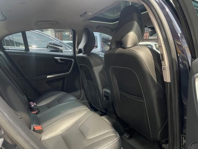 Volvo  S60 歐洲坦克最安全房車S60有跟車，盲點  第14張相片