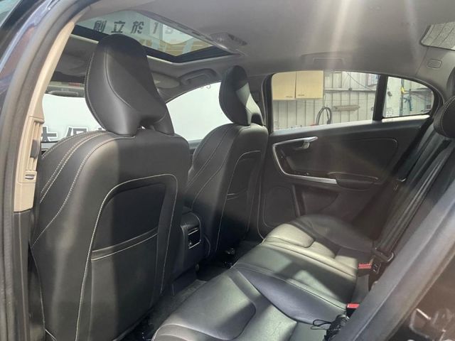 Volvo  S60 歐洲坦克最安全房車S60有跟車，盲點  第17張相片