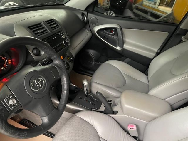 Toyota  RAV4 很便宜實用休旅車無待修有天窗有電  第3張相片