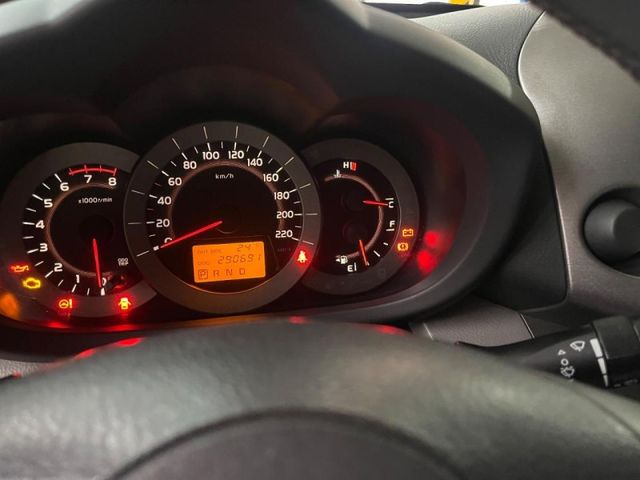 Toyota  RAV4 很便宜實用休旅車無待修有天窗有電  第9張相片