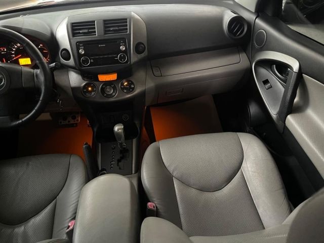 Toyota  RAV4 很便宜實用休旅車無待修有天窗有電  第15張相片