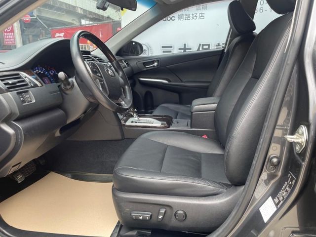 Toyota  Camry  第12張相片