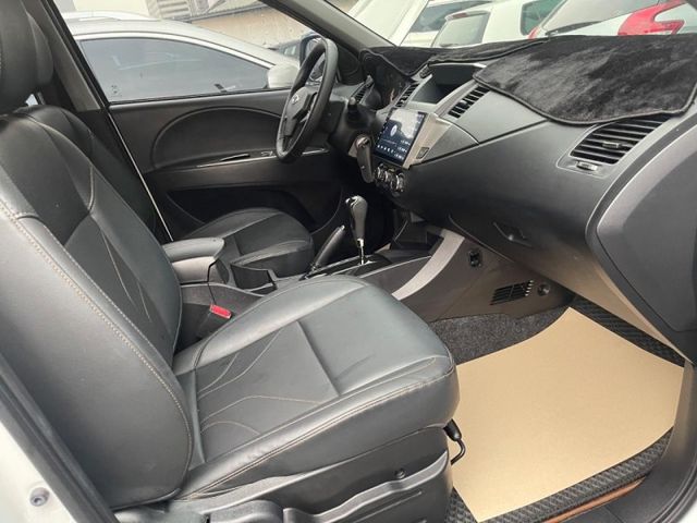 Mitsubishi  Super Zinger  第16張相片