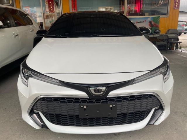 Toyota  Auris 2021型Corolla sport旗艦版黑屋頂賽車椅跑  第2張相片