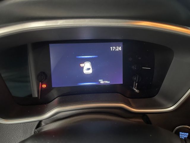 Toyota  Auris 2021型Corolla sport旗艦版黑屋頂賽車椅跑  第4張相片