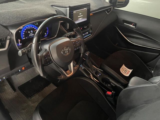 Toyota  Auris 2021型Corolla sport旗艦版黑屋頂賽車椅跑  第5張相片