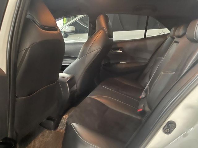 Toyota  Auris 2021型Corolla sport旗艦版黑屋頂賽車椅跑  第6張相片