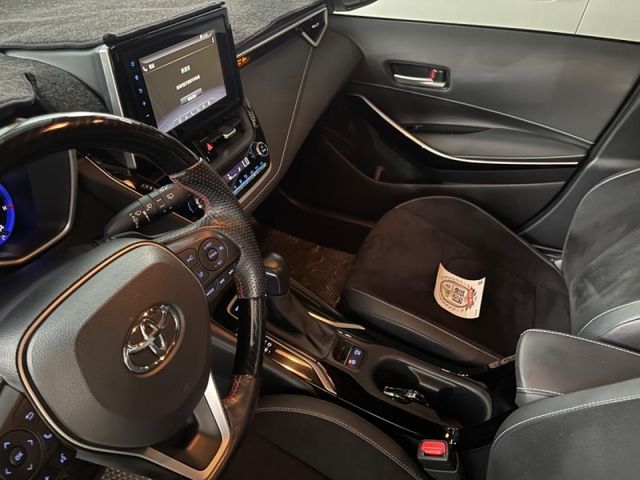 Toyota  Auris 2021型Corolla sport旗艦版黑屋頂賽車椅跑  第8張相片