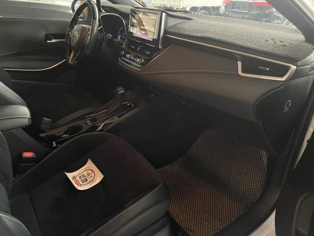 Toyota  Auris 2021型Corolla sport旗艦版黑屋頂賽車椅跑  第10張相片