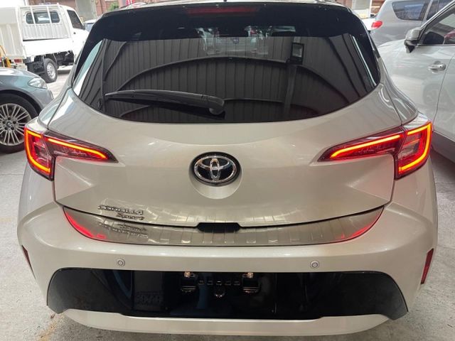 Toyota  Auris 2021型Corolla sport旗艦版黑屋頂賽車椅跑  第18張相片