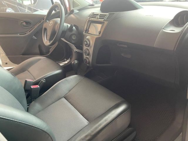 Toyota  Yaris 很漂亮便宜yar  第9張相片