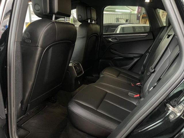 PORSCHE  Macan  第11張相片