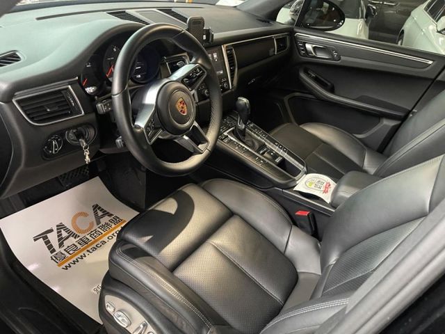 PORSCHE  Macan  第13張相片