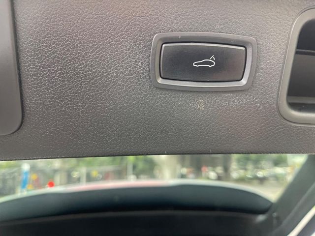 PORSCHE  Macan  第15張相片