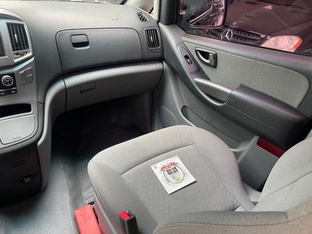 Hyundai  Starex  第9張相片