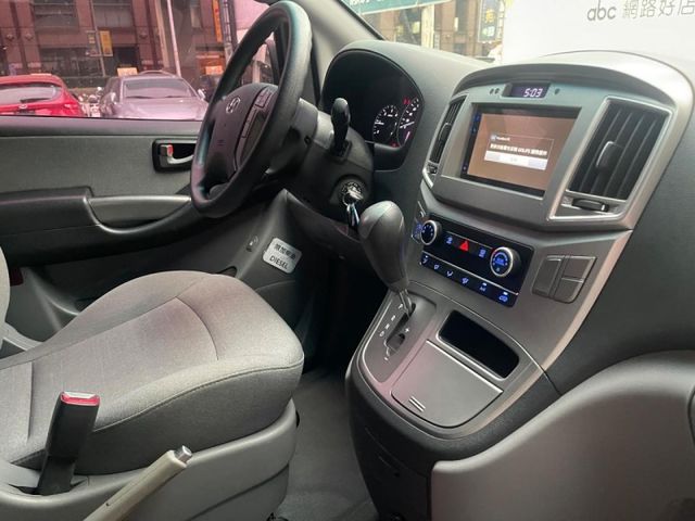 Hyundai  Starex  第14張相片