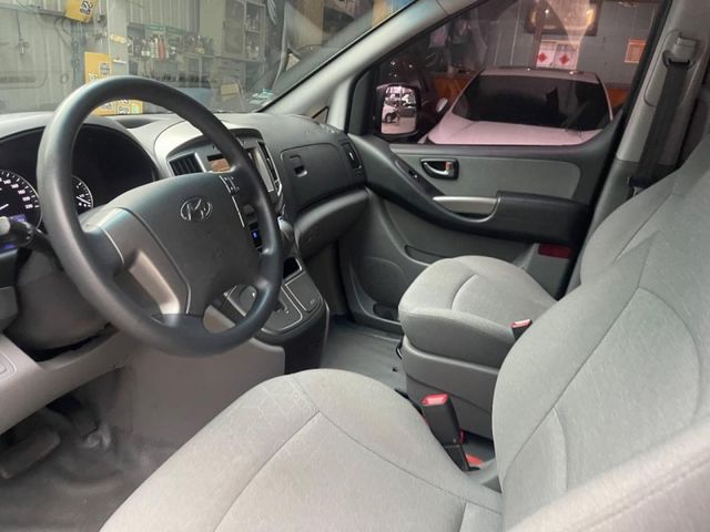 Hyundai  Starex  第19張相片