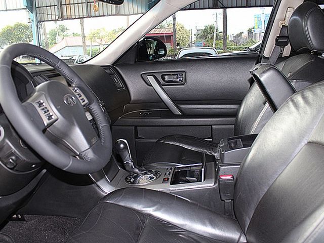 Infiniti FX35  第10張相片