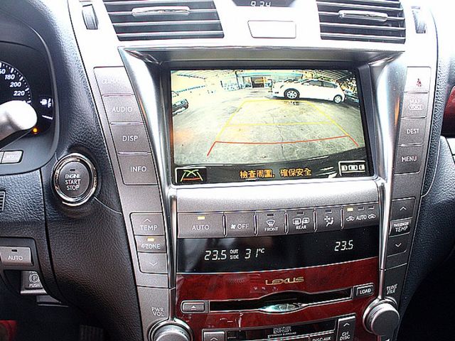 Lexus LS  第14張相片