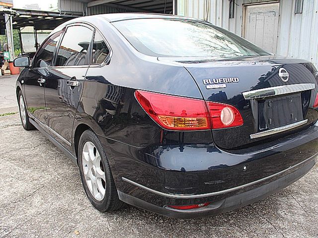 Nissan Bluebird  第3張相片