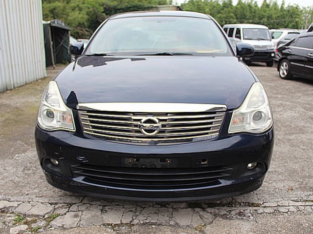 Nissan Bluebird  第6張相片