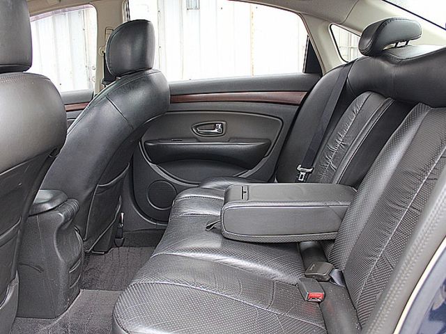 Nissan Bluebird  第11張相片