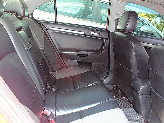 Mitsubishi Lancer  第2張相片