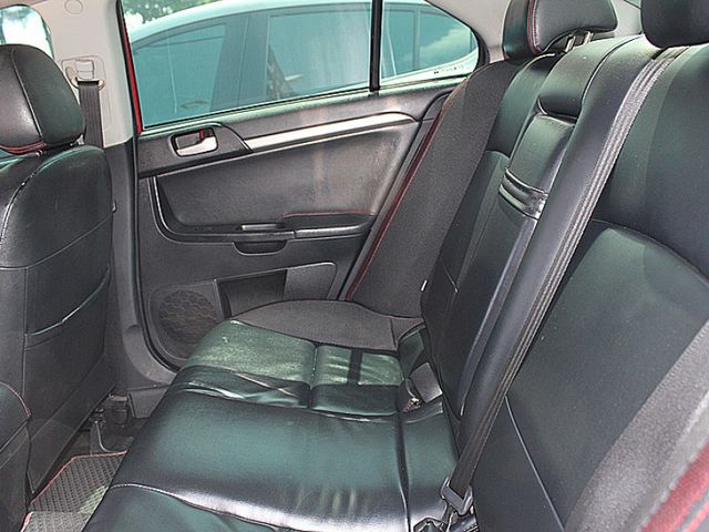 Mitsubishi Lancer  第11張相片